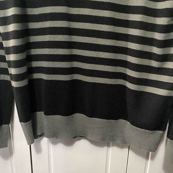 Men’s UnionBay Black and Gray Stripe Sweater large - Picture 3 of 7